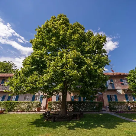 La Madernassa Resort - Casalora Dimora Storica Di Charme Bed & Breakfast Guarene