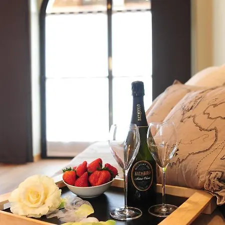 Bed and breakfast La Madernassa - Casalora Dimora Storica Di Charme 4*