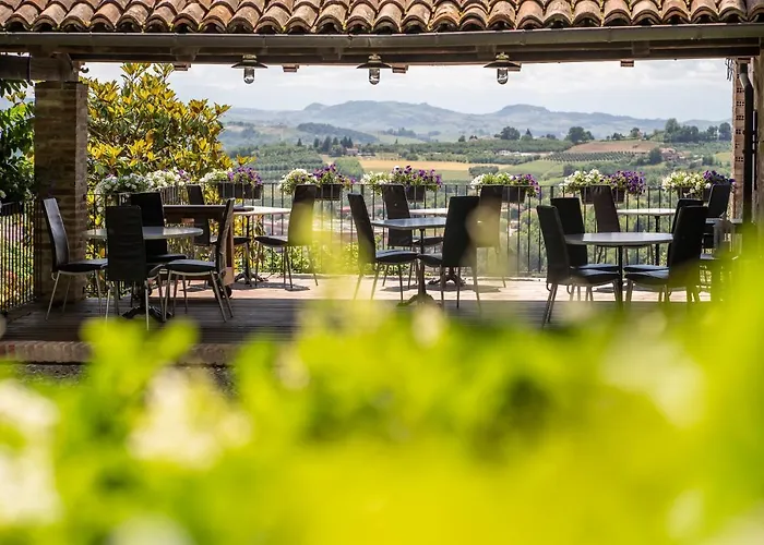 Bed & Breakfast La Madernassa Resort - Casalora Dimora Storica Di Charme 4*