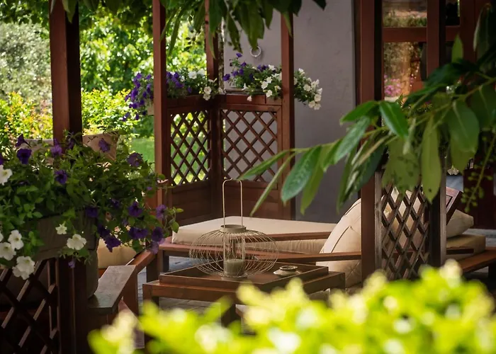 Bed & Breakfast La Madernassa Resort - Casalora Dimora Storica Di Charme 4*