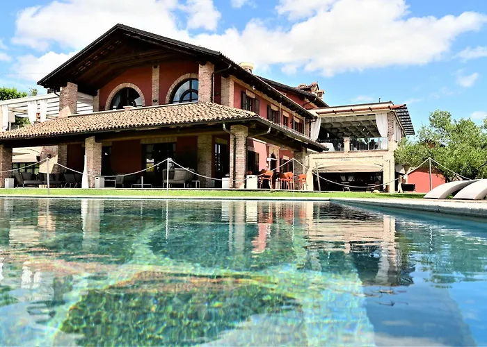 Bed & Breakfast La Madernassa Resort - Casalora Dimora Storica Di Charme