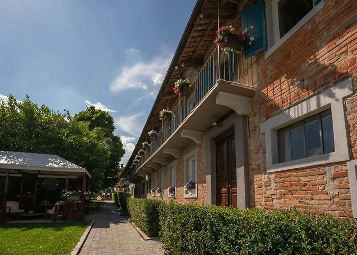 La Madernassa Resort - Casalora Dimora Storica Di Charme Guarene