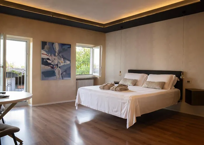 Bed & Breakfast La Madernassa Resort - Casalora Dimora Storica Di Charme 4*