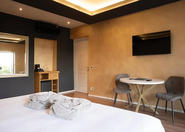 La Madernassa Resort - Casalora Dimora Storica Di Charme Guarene